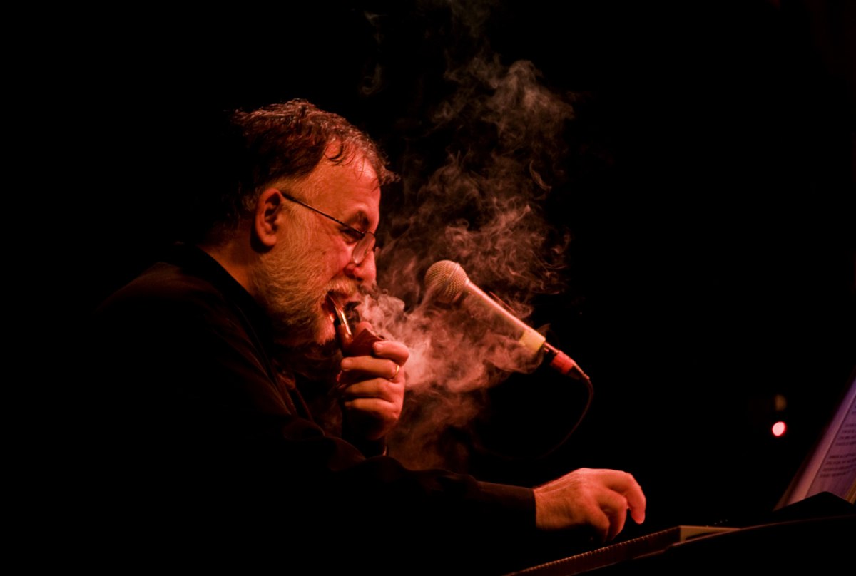 Το Μέγαρο Μουσικής τιμά τον Θάνο Μικρούτσικο με μια μεγάλη συναυλία στη Βόρεια Εύβοια