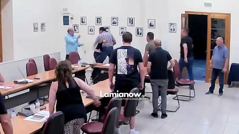 Φθιώτιδα: Καταγγελίες, απειλές και παρ’ ολίγον ξύλο στο Δημοτικό Συμβούλιο Μακρακώμης (βίντεο)