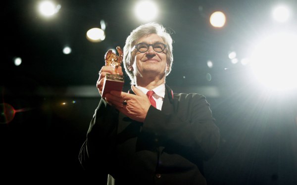 Nα χάνεσαι, για να μπορείς να δεις: Ο Βιμ Βέντερς γιορτάζει τα 80α γενέθλιά του με μια νέα έκθεση