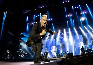 Μήνυση στον Ρόμπι Γουίλιαμς για τα πνευματικά δικαιώματα του Angels: «Ο άνθρωπος είναι φαντασιόπληκτος»