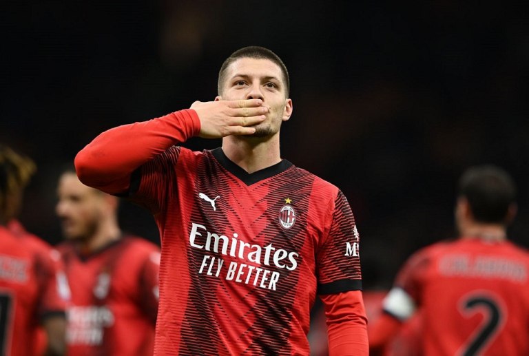 Οι Σέρβοι στέλνουν τον Γιόβιτς στην ΑΕΚ: «Μένει μόνο η ανακοίνωση»