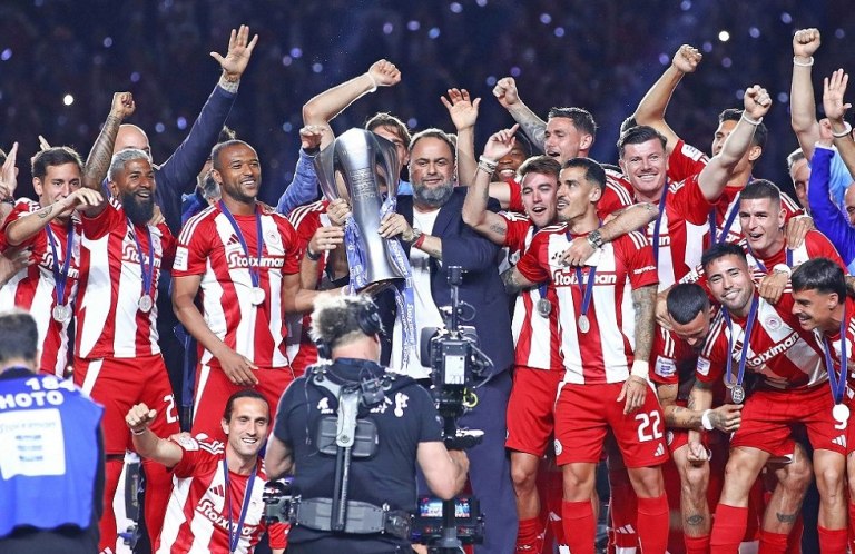 Ο Ολυμπιακός βλέπει μόνο την κούπα