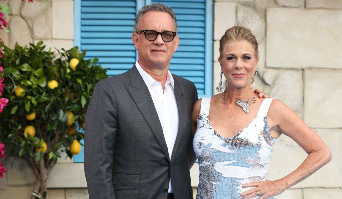 Βόλτες στην Απείρανθο και selfies με τους ντόπιους: Το ελληνικό καλοκαίρι του Τομ Χανκς στη Νάξο