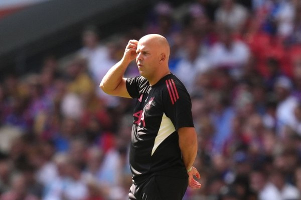 Σλοτ: «Δεχόμαστε αρκετά γκολ και χρειαζόμαστε μια μικρή προσαρμογή αμυντικά»