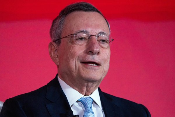 Χαστούκι Ντράγκι: Η ψευδαίσθηση της ΕΕ ως ισχυρής οικονομίας και παγκόσμιας δύναμης διαλύθηκε