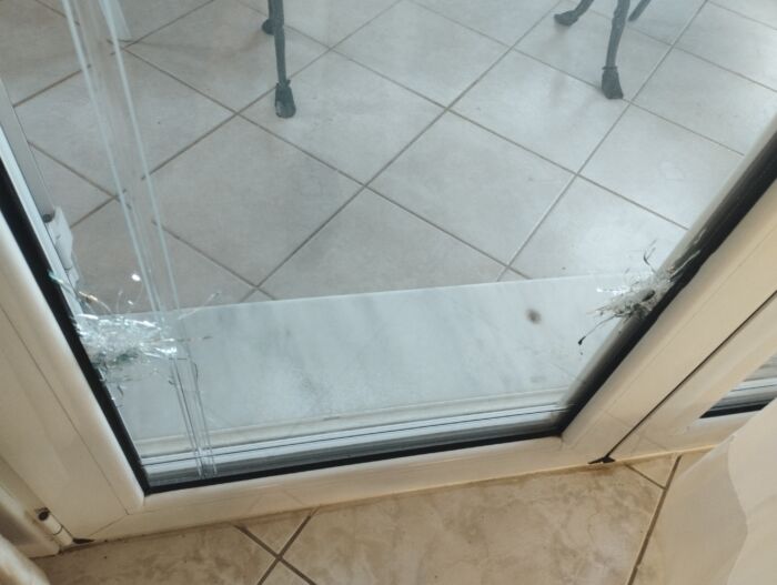 Ανώγεια: Γύρισε από τις διακοπές και βρήκε το σπίτι του… γαζωμένο από σφαίρες