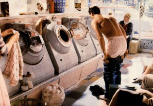 «Συμφωνία με τον διάβολο» – Mια ιστορία αμφιλεγόμενων διαφημίσεων για τζιν