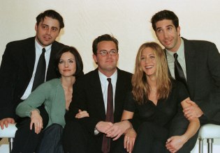 Η Τζένιφερ Άνιστον και η Κόρτνεϊ Κοξ ξανασμίγουν για μια συγκινητική φωτογραφία