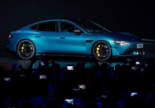 Kίνα: Για πρώτη φορά ο κλάδος EV έκανε μεγαλύτερες επενδύσεις στο εξωτερικό παρά στο εσωτερικό