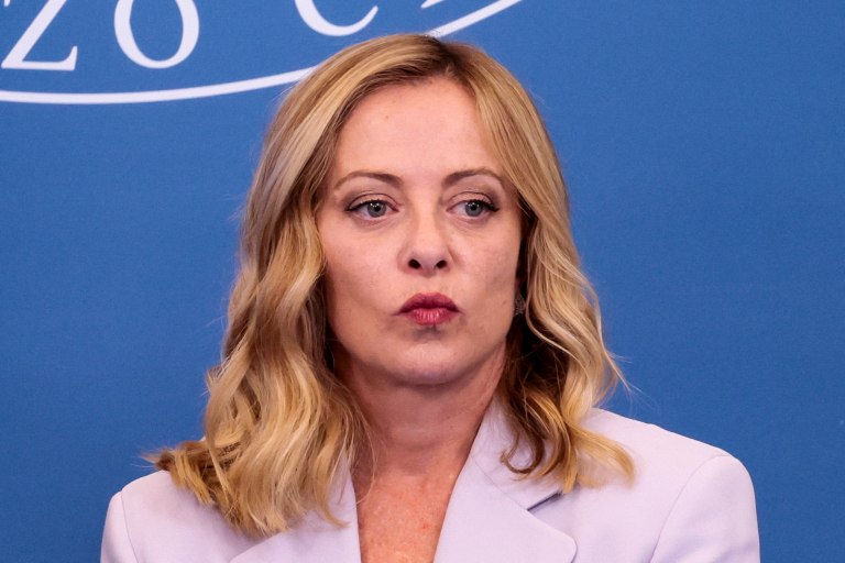 Η Δικαιοσύνη της ΕΕ «φρενάρει» το μοντέλο Αλβανίας της Μελόνι