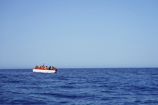 Λαμπεντούζα: Τουλάχιστον 20 νεκροί μετά από ναυάγιο σκάφους με μετανάστες