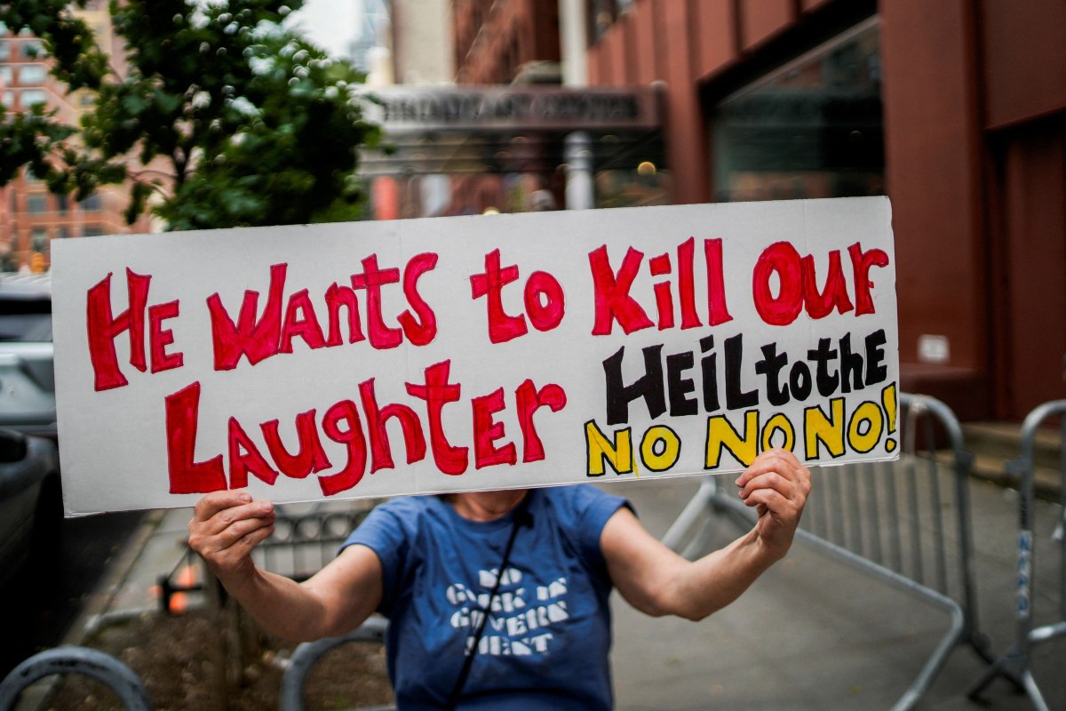 Η διακοπή του The Late Show με τον Κολμπέρ αποκαλύπτει πώς τα μονοπώλια έχουν καταστρέψει τα αμερικανικά ΜΜΕ