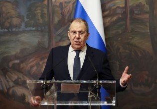 Ουκρανία: Ο Λαβρόφ επαινεί τον Τραμπ και επικρίνει την ΕΕ – Τι είπε για τις τριμερείς συνομιλίες