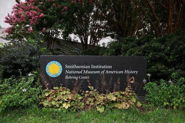 Ειδικοί τέχνης απαντούν στον Τραμπ: «Όταν οι κυβερνήσεις αστυνομεύουν τα μουσεία, αστυνομεύουν τη φαντασία»