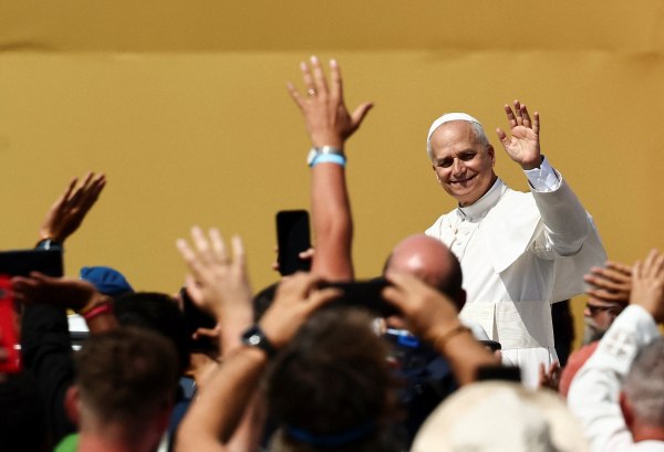 Ιταλία: Ένα εκατομμύριο καθολικοί παρακολούθησαν την λειτουργία του πάπα Λέοντα ΙΔ’ – «Στοχεύστε σε μεγάλα πράγματα»