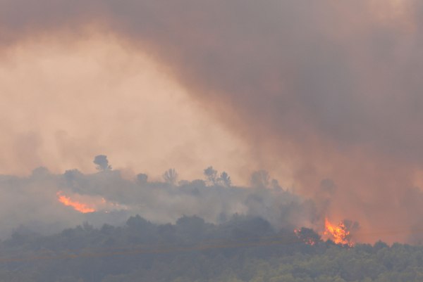 Φωτιά στη νότια Γαλλία: Ένας νεκρός – Στάχτη 80.000 στρέμματα βλάστησης