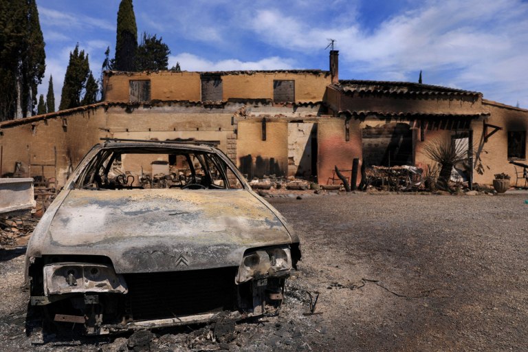 Φωτιά στη Γαλλία: Ένας νεκρός και 9 τραυματίες – Στάχτη 120.000 στρέμματα γης