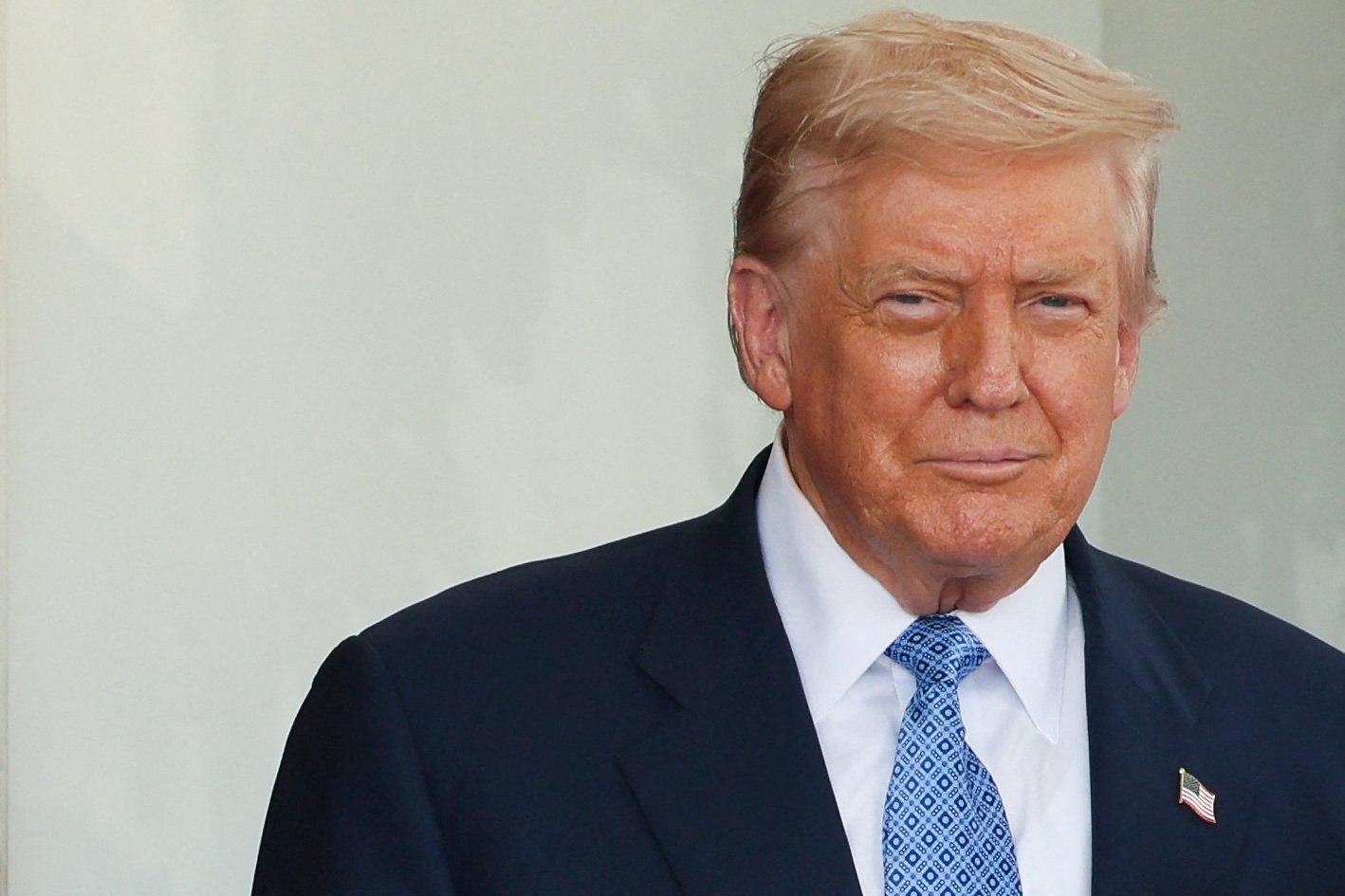 Από το Οβάλ Γραφείο στην Σίντνεϊ Σουίνι – Βλέπει ο Ντόναλντ Τραμπ «τον εαυτό του ως CEO των ΗΠΑ»;