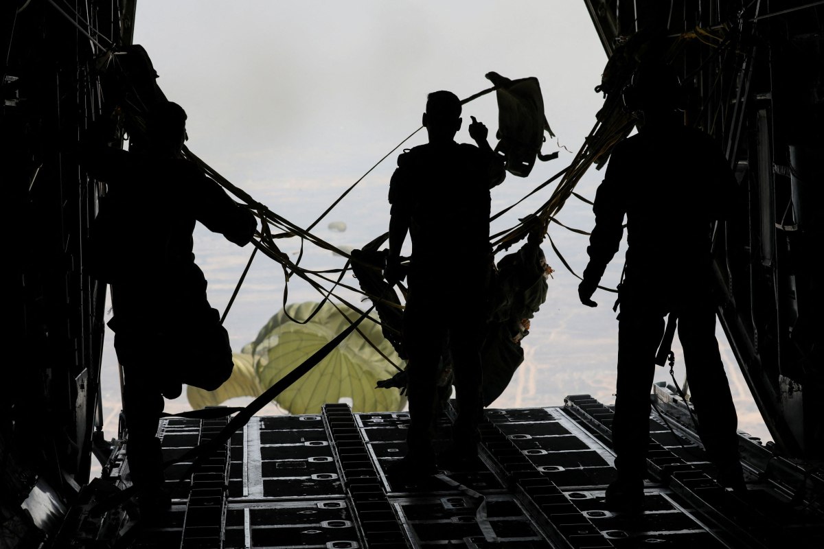 Γάζα: Επικίνδυνες οι ρίψεις ανθρωπιστικής βοήθειας σε πυκνοκατοικημένες περιοχές σύμφωνα με γιατρούς