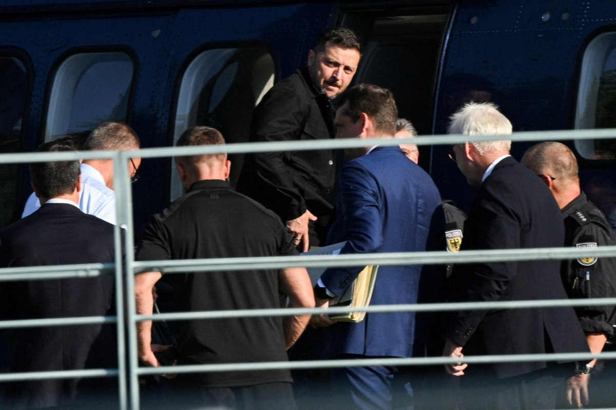 Ουκρανία: Αντιμέτωπος με τη μεγαλύτερη πίεση ο Ζελένσκι – Τι βγήκε από τη συνομιλία με τον Τραμπ