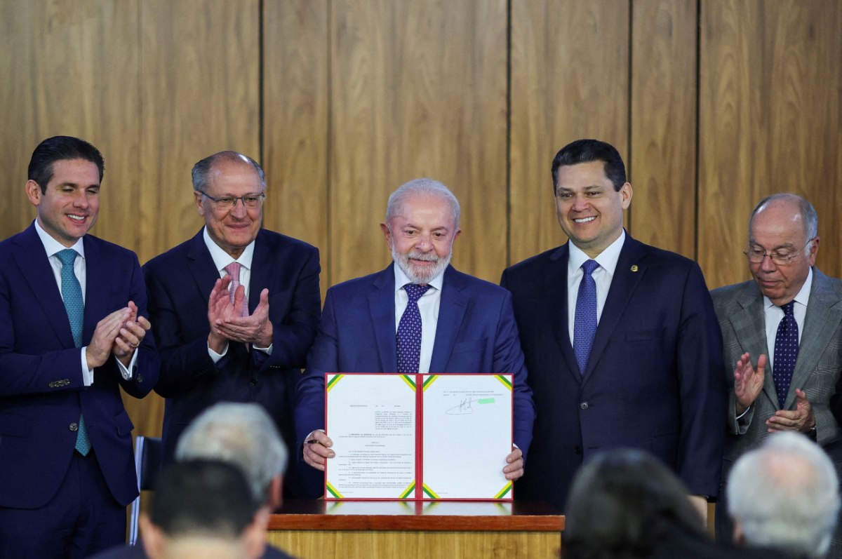 Η Βραζιλία είναι ανοιχτή στις επιχειρήσεις, δηλώνει ο Λούλα