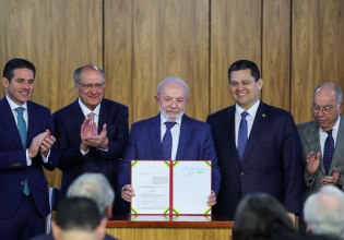 Η Βραζιλία είναι ανοιχτή στις επιχειρήσεις, δηλώνει ο Λούλα