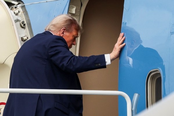 Ο Τραμπ δεν κατάφερε να εξασφαλίσει συμφωνία για την Ουκρανία – Δριμεία κριτική στο εσωτερικό