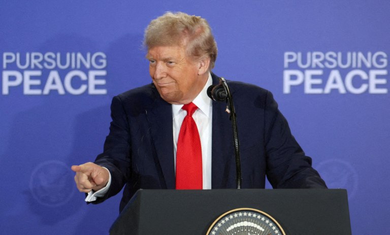 Τραμπ: Μίλησε με Ζελένσκι και Ευρωπαίους – «Δεν συζητήσαμε για τριμερή συνάντηση», λέει το Κρεμλίνο