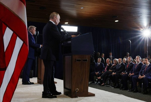 ΚΚΕ για συνάντηση Τραμπ – Πούτιν: Ιμπεριαλιστικά παζάρια όχι με κριτήριο το συμφέρον των λαών