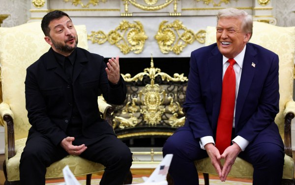 Τραμπ-Ζελένσκι: Παράλληλοι μονόλογοι απέναντι στους δημοσιογράφους στον Λευκό Οίκο