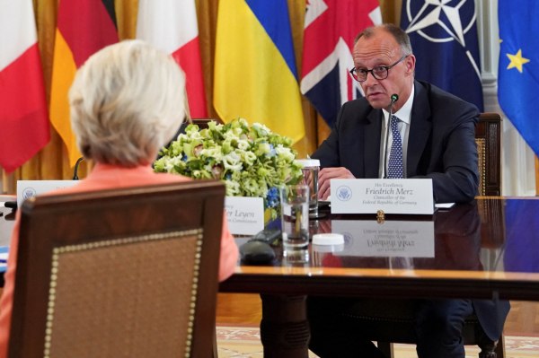 Εγγυήσεις ασφαλείας για την Ουκρανία – Το Κίεβο, ένα ιστορικό δίλημμα στο Βερολίνο και οι Γερμανοί στρατιώτες