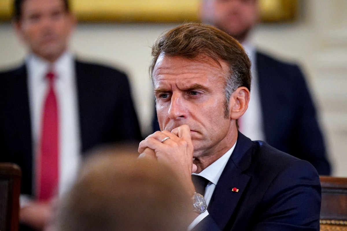 Πολιτική κρίση στη Γαλλία: Οι τρεις –πολύ δύσκολες- εναλλακτικές του Εμανουέλ Μακρόν