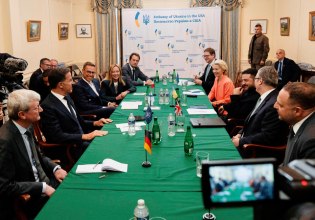 Ουκρανία: Διεργασίες στην ΕΕ για τις εγγυήσεις ασφαλείας με το βλέμμα στον Τραμπ – Ο Πούτιν υποβαθμίζει τις συνομιλίες με Ζελένσκι