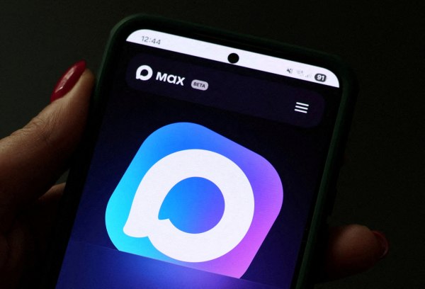 Κρατική εφαρμογή επικοινωνίας θα έρχεται προεγκατεστημένη στα κινητά των Ρώσων