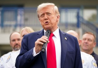 Τραμπ: Για να νικήσει η Ουκρανία έπρεπε να επιτεθεί στη Ρωσία – Νέα αινιγματική ανάρτηση