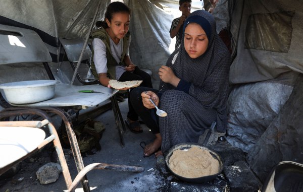 Μέση Ανατολή: Εικόνες σοκ από τα υποσιτισμένα παιδιά της Γάζας