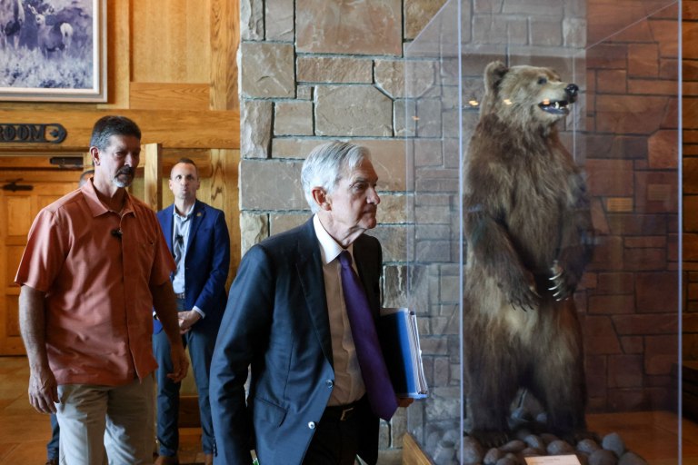 Τζερόμ Πάουελ:  Ανοιχτό το ενδεχόμενο για μειώσεις επιτοκίων στις ΗΠΑ