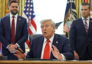 Ο ειρηνιστής Τραμπ ετοιμάζεται να μετονομάσει το υπουργείο Άμυνας σε υπουργείο Πολέμου