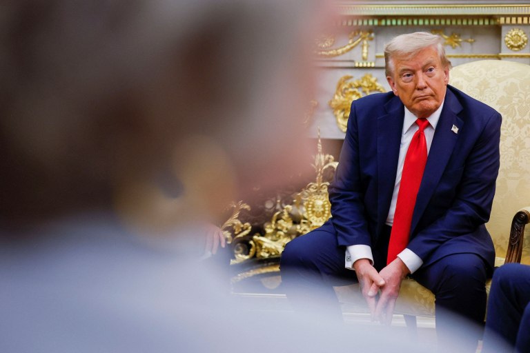 ΗΠΑ: Ο Τραμπ προειδοποιεί με «μεγάλες συνέπειες» τη Ρωσία – Ο ρόλος της Αμερικής στις εγγυήσεις ασφαλείας