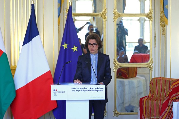 Η Γαλλία επιστρέφει ανθρώπινα λείψανα στη Μαδαγασκάρη – Η αποικιοκρατική βία άφησε μια «ανοιχτή πληγή» στη χώρα