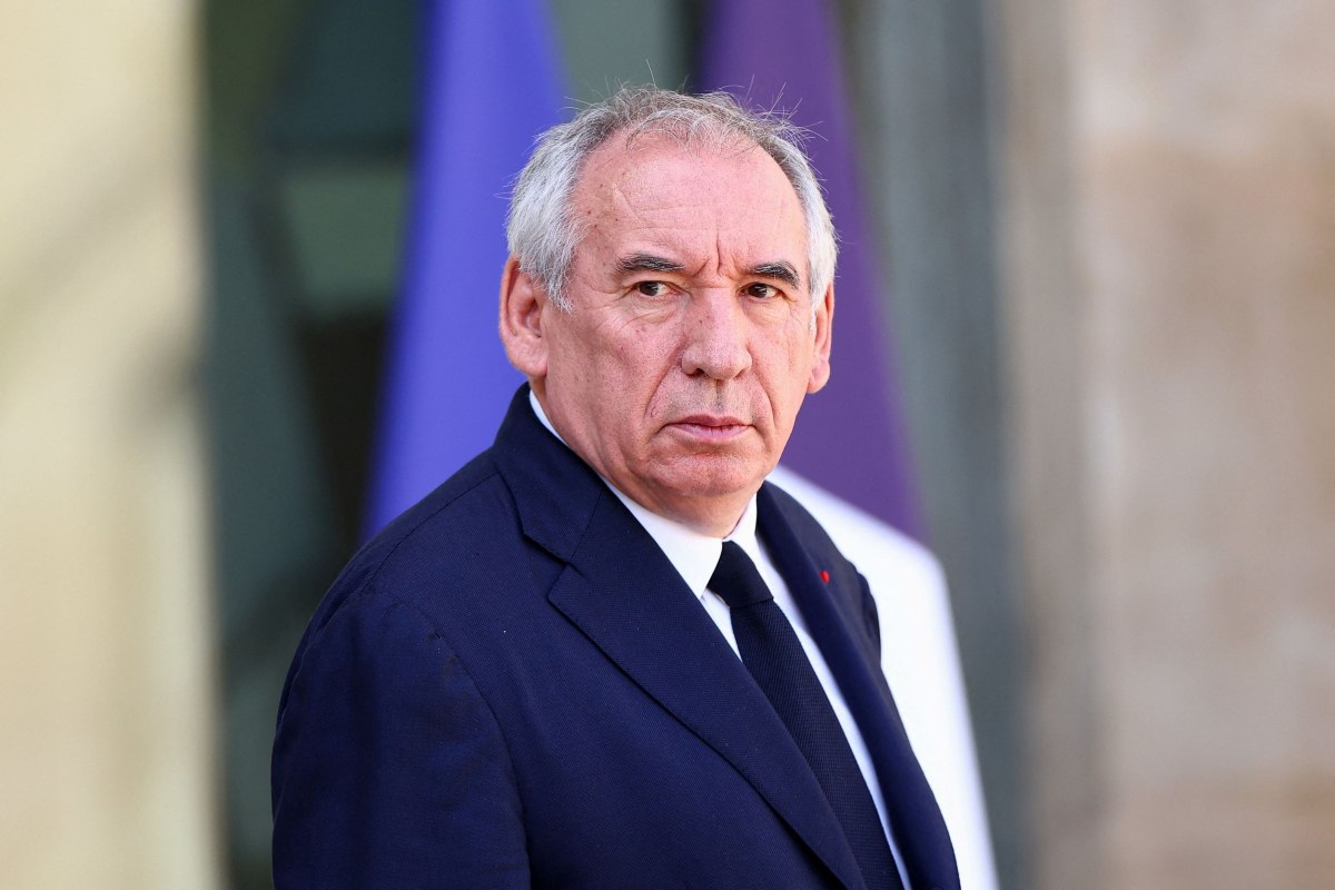 «Πλήρης υποστήριξη» του Μακρόν στον Μπαϊρού και στο βάθος… εκλογές