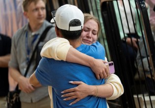 Πυροβολισμοί στη Μινεάπολη: 12χρονη ομογενής ανάμεσα στους τραυματίες – Ανατριχιάζουν οι σημειώσεις του δράστη