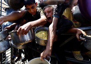 Η περιορισμένη αύξηση της βοήθειας που εισέρχεται στη Γάζα δεν επαρκεί για να αποτραπεί ο θανατηφόρος λιμός