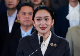 Ταϊλάνδη: Το Συνταγματικό Δικαστήριο καθαίρεσε την πρωθυπουργό Παετονγκτάρν Σιναουάτρα