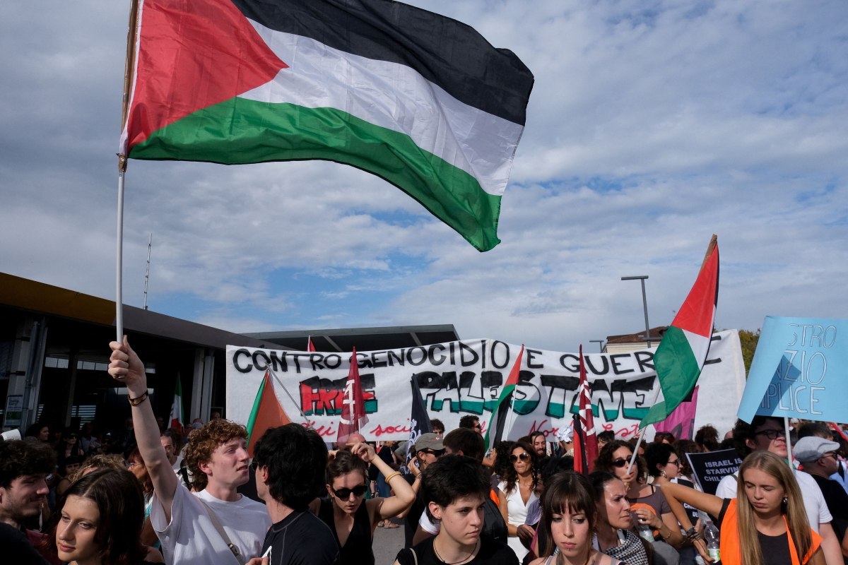 Η Γάζα στο κόκκινο χαλί: Πορεία 5.000 ατόμων στο Φεστιβάλ Βενετίας