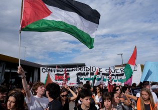 Η Γάζα στο κόκκινο χαλί: Πορεία 5.000 ατόμων στο Φεστιβάλ Βενετίας