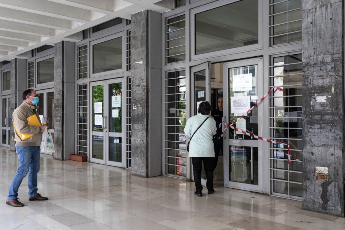 Θεσσαλονίκη: Ελεύθερη με όρους 46χρονη για την επίθεση με χλωρίνη σε βάρος 38χρονου τον Δεκαπενταύγουστο