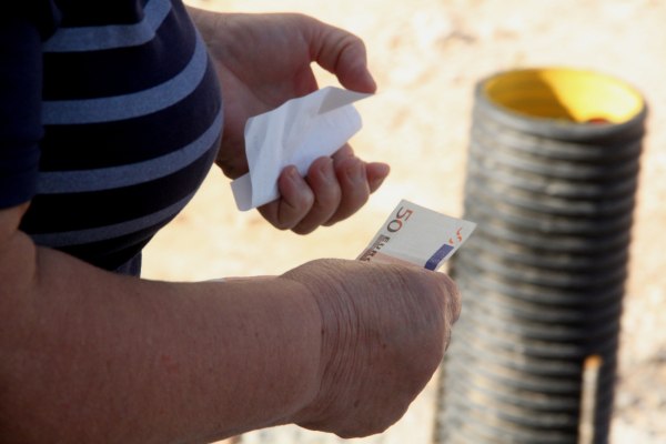 Νέα κίνητρα για έξτρα κουμπαρά για σύνταξη και περίθαλψη