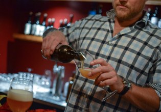 Σε ιστορικό χαμηλό η κατανάλωση αλκοόλ στις ΗΠΑ καθώς οι ανησυχίες για την υγεία αυξάνονται