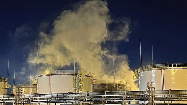 Η Ουκρανία καταστρέφει το 17% της δυναμικότητας διύλισης πετρελαίου της Ρωσίας – Ελλείψεις και διαταραχές στις εξαγωγές